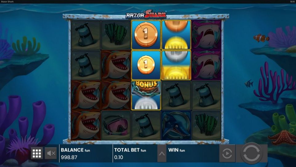 Razor Shark slot Razor Reveal Feature